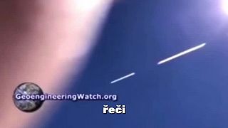 Pilot chemtrails letadla nám dává signál...