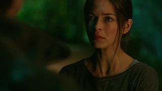 Kráska a zvíře,S01E04
