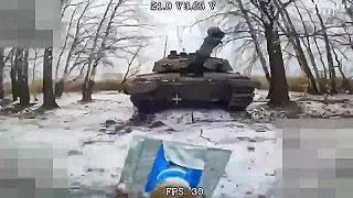 Dva tanky Challenger 2 vs drony za pár stoviek
