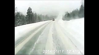Rýchla jazda na zasneženej ceste si vyžiadala štyri obete. (Rusko)