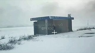 Štyria ukrajinskí náckovia čakali na zastávke na odvoz a aj sa ho dočkali!