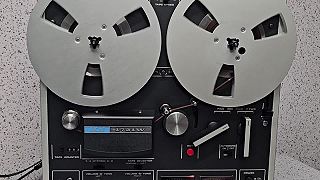 AKAI 1721W / FOUR TRACK STEREOPHONIC / REEL TO REEL