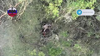 Ruský kamikadze dron dorazil ukrajinského vojaka (drsné)