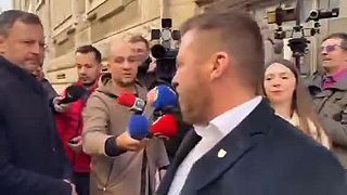 Neštandardné stretnutie pred generálnou prokuratúrou