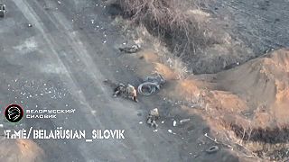 Ukrajinci utekajú z Kurskej oblasti po štvornožky, VIDEO 1