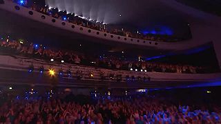 11 ročný basgitarový talent Olly Pearson