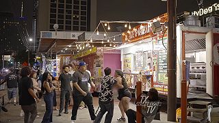 V Austine sa opäť rozdávali údery, tentokrát na ulici „vypli” mladíka