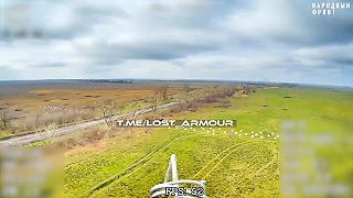 Ruský FPV dron na optických vláknach natrhol 5 ukrajincov na štvorkolke! HD