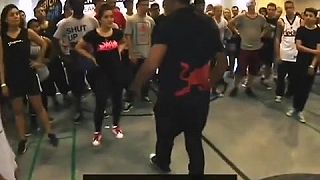 Pri tomto videu som si spomenul na vystúpenie austrálskej olympioničky