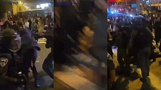 Bitka medzi políciou a civilistami v Izraeli proti odvodom do armády