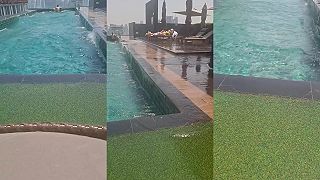 Som nevedela, že ten bazén má protiprúd! (zemetrasenie Bangkok)