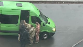 Motivačná päsť na spánok a rebrá (Ukrajinská mobilizácia)