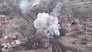 Ruský BTR-80 vs tank 12. brigády špeciálneho určenia