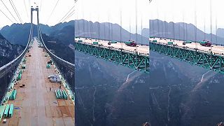 Čína dokončuje najvyšší most na svete: Huajiang Grand Canyon Bridge