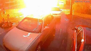 Krátko po tom, ako si sadli do auta, udrel vedľa nich viackrát blesk