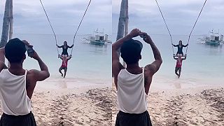 video Čo okolo nej behá s tým telefónom ako bláznivý?