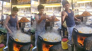 video Radžeš je frajer, jedlá v rozžeravenom oleji rád mieša holými rukami