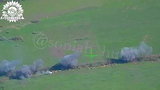 Kvarteto bômb GBU-39 presne zasahuje zákop okupantov