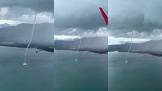 Vzdušný vír nad morom očaril cestujúcich lietadla smerujúceho na Phuket