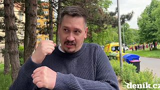 Výbuch elektrokolobežky v byte, žena zliezla po hromozvode
