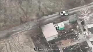 Dvaja obrancovia proti piatim okupantom