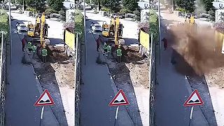 Myslíš, že môžem rypnúť do toho potrubia? (PONDELOK V PRÁCI)