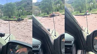 Čo myslíš, dá tú rozvodnenú rieku na tom offroade?