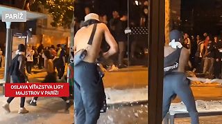 video Majstrovské oslavy v uliciach Paríža po zisku titulu v Lige majstrov