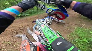 Nejaký mamľas sa mi zasekol do motorky!