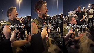 Brit na kolenách plače a prosí egyptskú políciu, aby ho pustili do Gazy