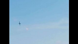 SU-25 úspešne pristáva na poli