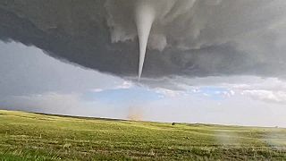 Celý životný cyklus ničivého tornáda, 77 minút v jednej minúte (Nebraska, USA)