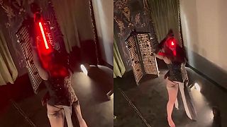 Slečna predviedla, čo dokáže nielen so svetelným mečom