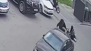 Pondelok praje idiotom (na kolobežkách)