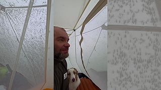 Pozri na tú hrôzu, čo máme v predsieni stanu! (kempovanie na Sibíri)