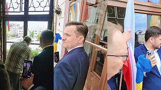 Oslobodenie budovy od žlto-modrej handry