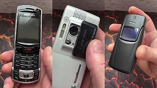 Rôzne modely dizajnových mobilných telefónov z 90-tych a 2000-cich rokov