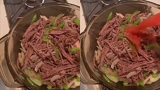 video Nikdy nelej príliš studenú omáčku do rozpálenej sklenenej misy