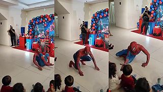 video Deti stretli skutočného Spidermana, boli nadšené!