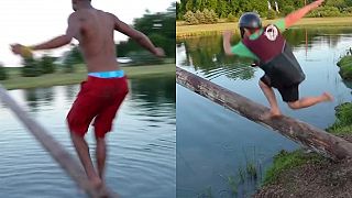 Chytíš tú vlajku na konci brvna? (US verzia)