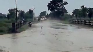 video Instantná karma idiota na terénnom aute