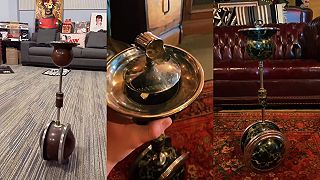 video Takmer 100 rokov starý samobalančný popolník