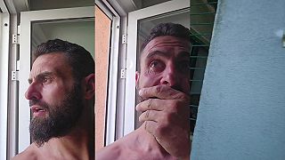 video Na dvore mi vzdychá nejaký chlap?