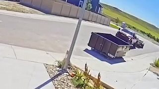 video A pamätajte si deti, počas šoférovania nečumte do mobilov!