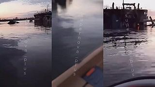 Potomepne ruskej lode Port Olja 4 s vojenským materiálom
