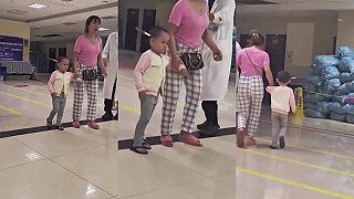 video No, a môžeme ísť na pohotovosť, v hlave má nôž!