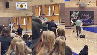 video Tak ty malý smrad budeš útočiť na učiteľa?