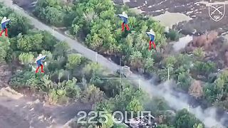 Dvojica M2A2 Bradley útočí na pozície okupantov v Vorone