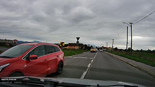 video Nedal prednosť, červená Kia