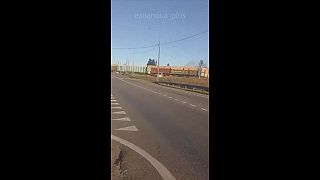 Vykoľajený cisternový vlak s benzínom